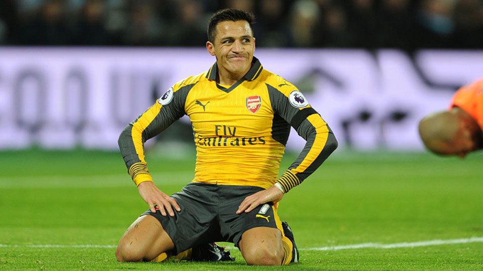 Alexis Sanchez saat Arsenal bertanding melawan West Ham United (03/12/16). Copyright: INTERNET